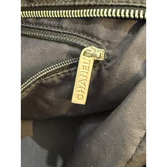 CHANEL Brown & Black Nylon Travel Line Bag*GM size w/zipper top*GREAT condition - Picture 8 of 16